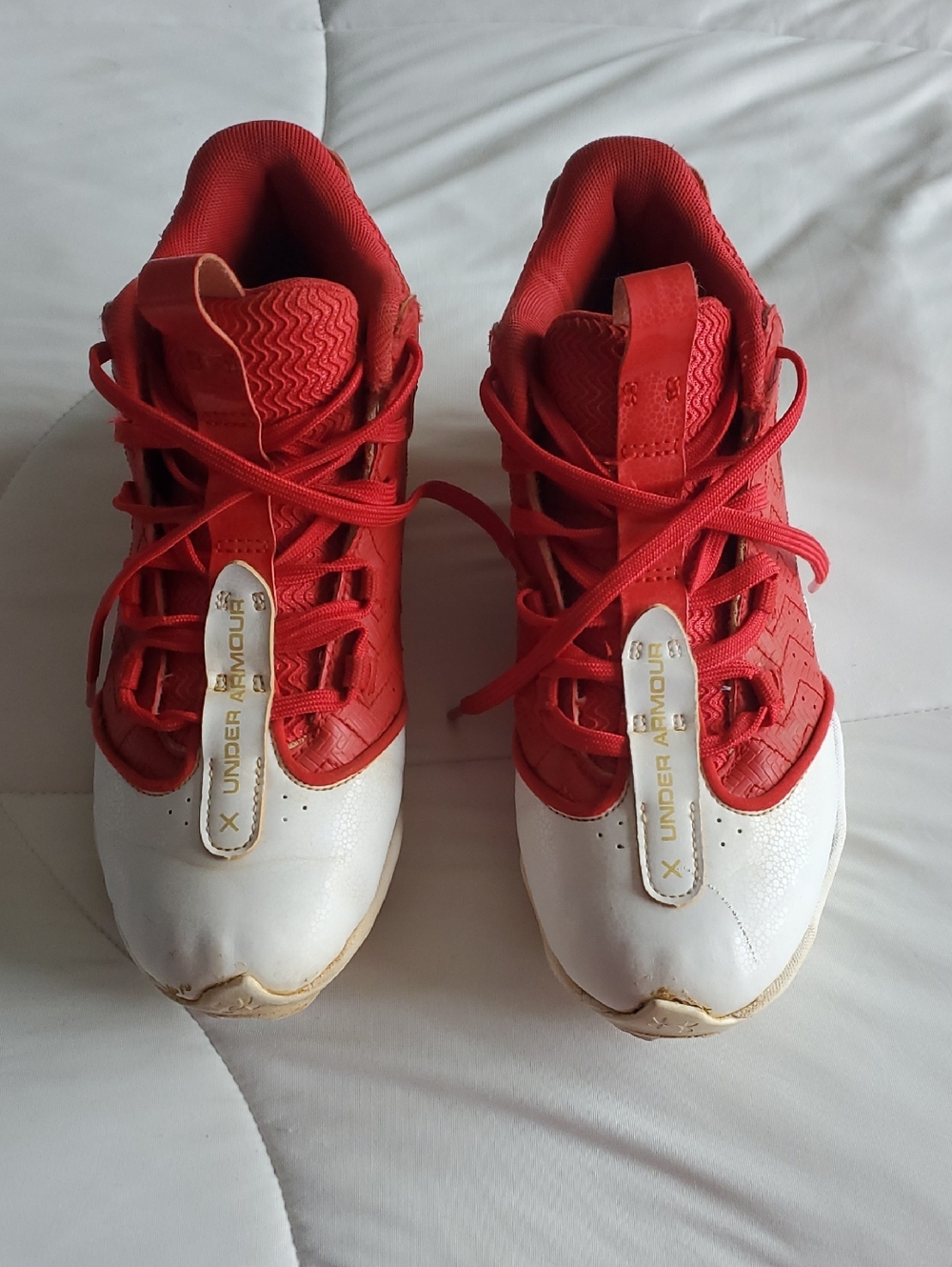Under Armour Red and White Cleats with Gold Accent Youth SIZE 5